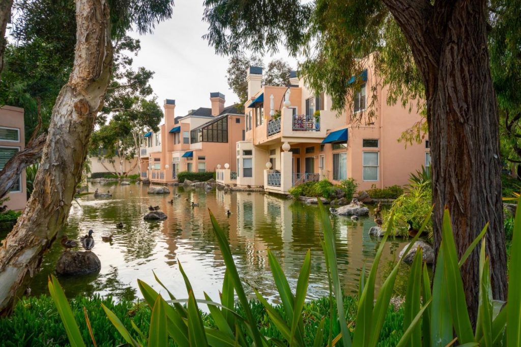 795 Lakeshore Dr Redwood Shores Panda Realty